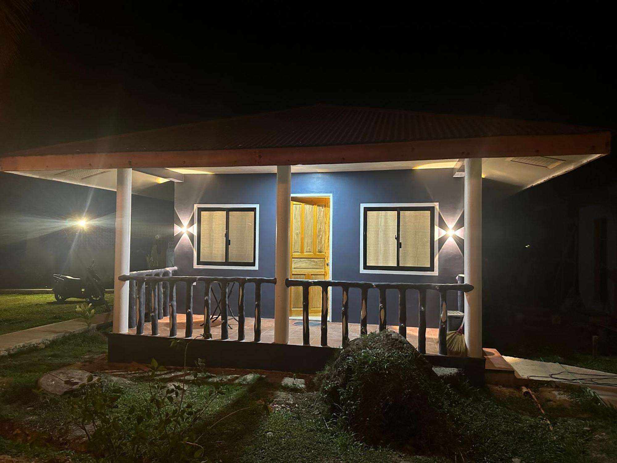 Cris & Mar Homestay Burgos  Экстерьер фото