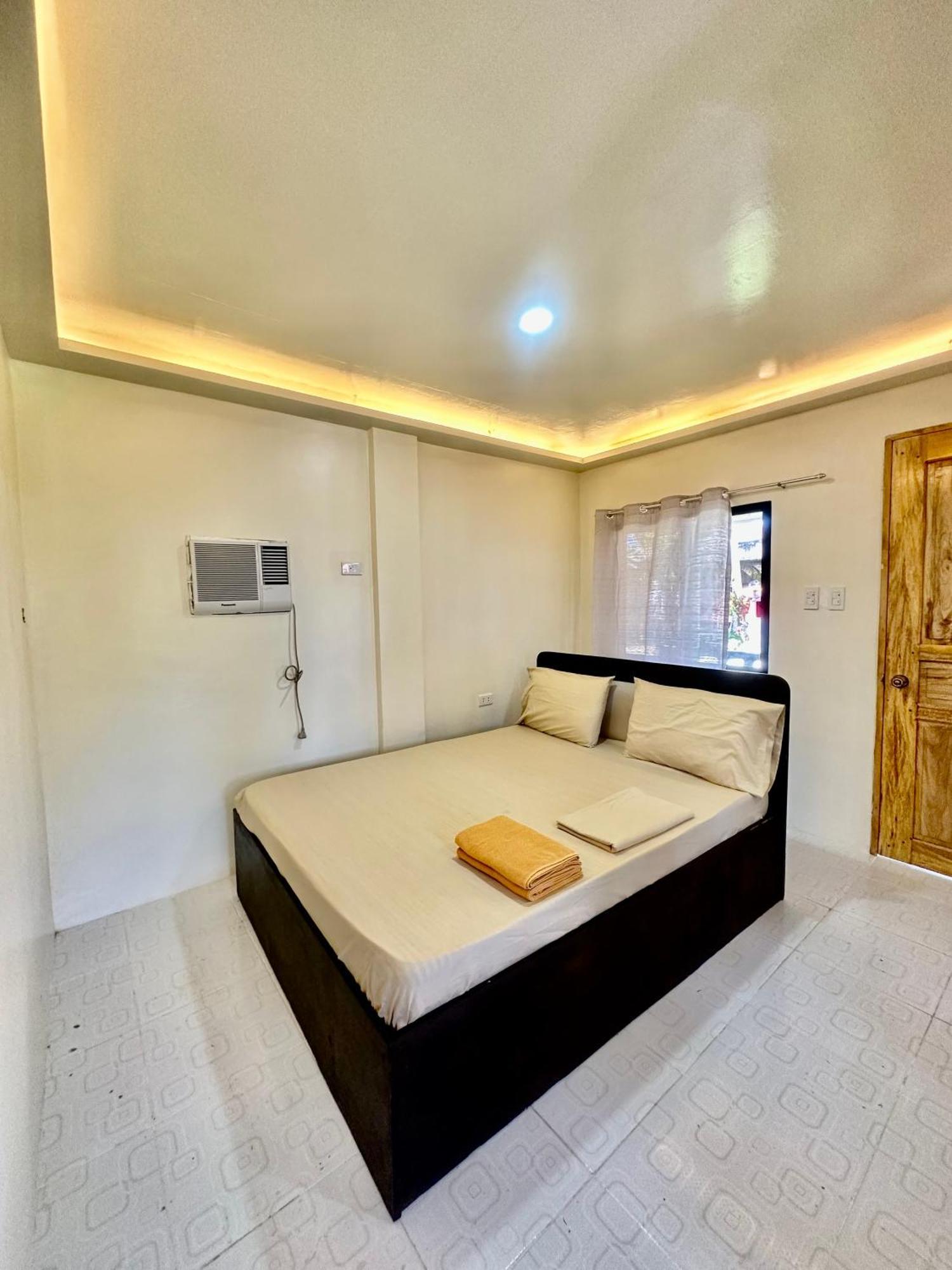 Cris & Mar Homestay Burgos  Экстерьер фото