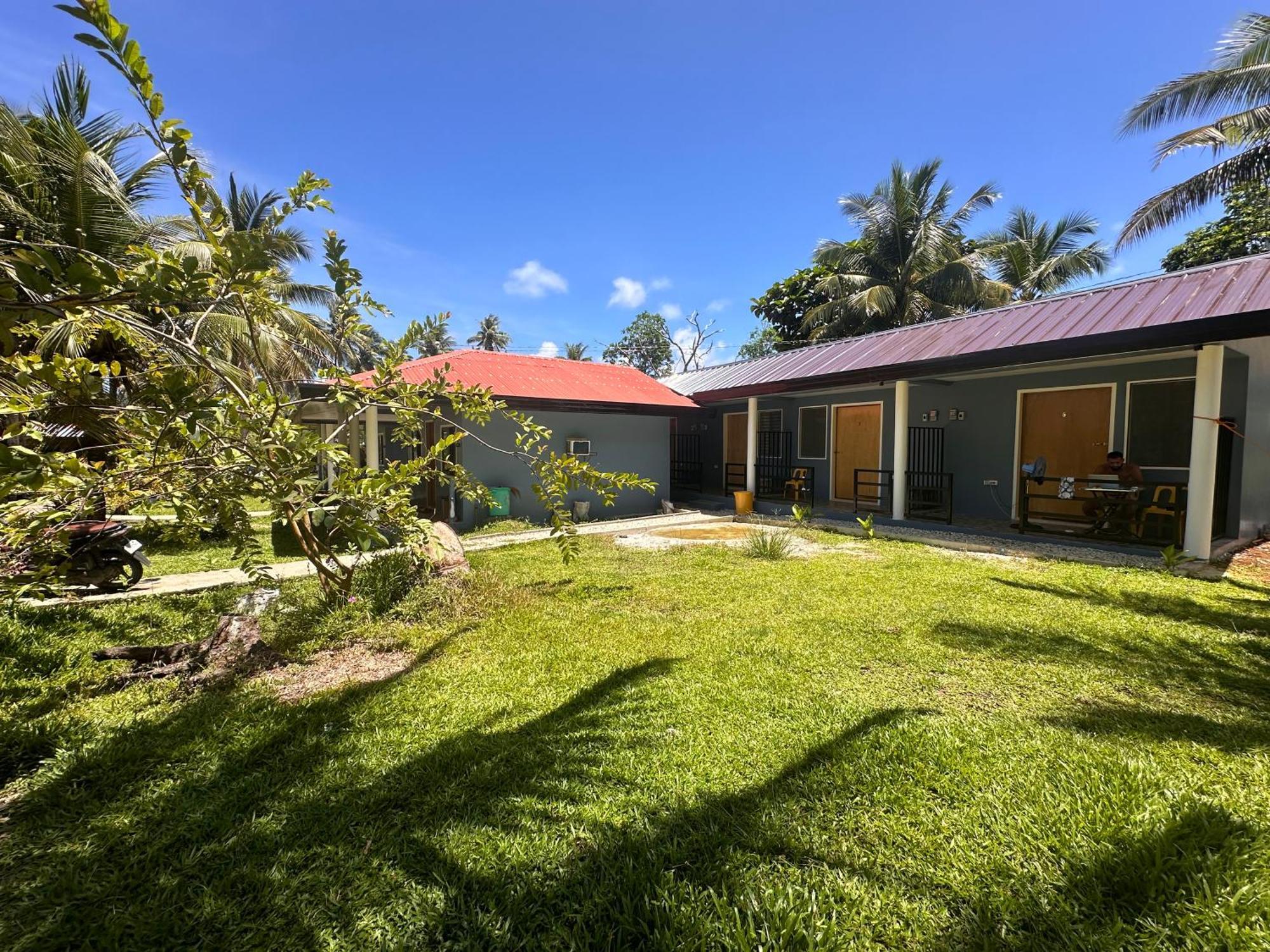 Cris & Mar Homestay Burgos  Экстерьер фото