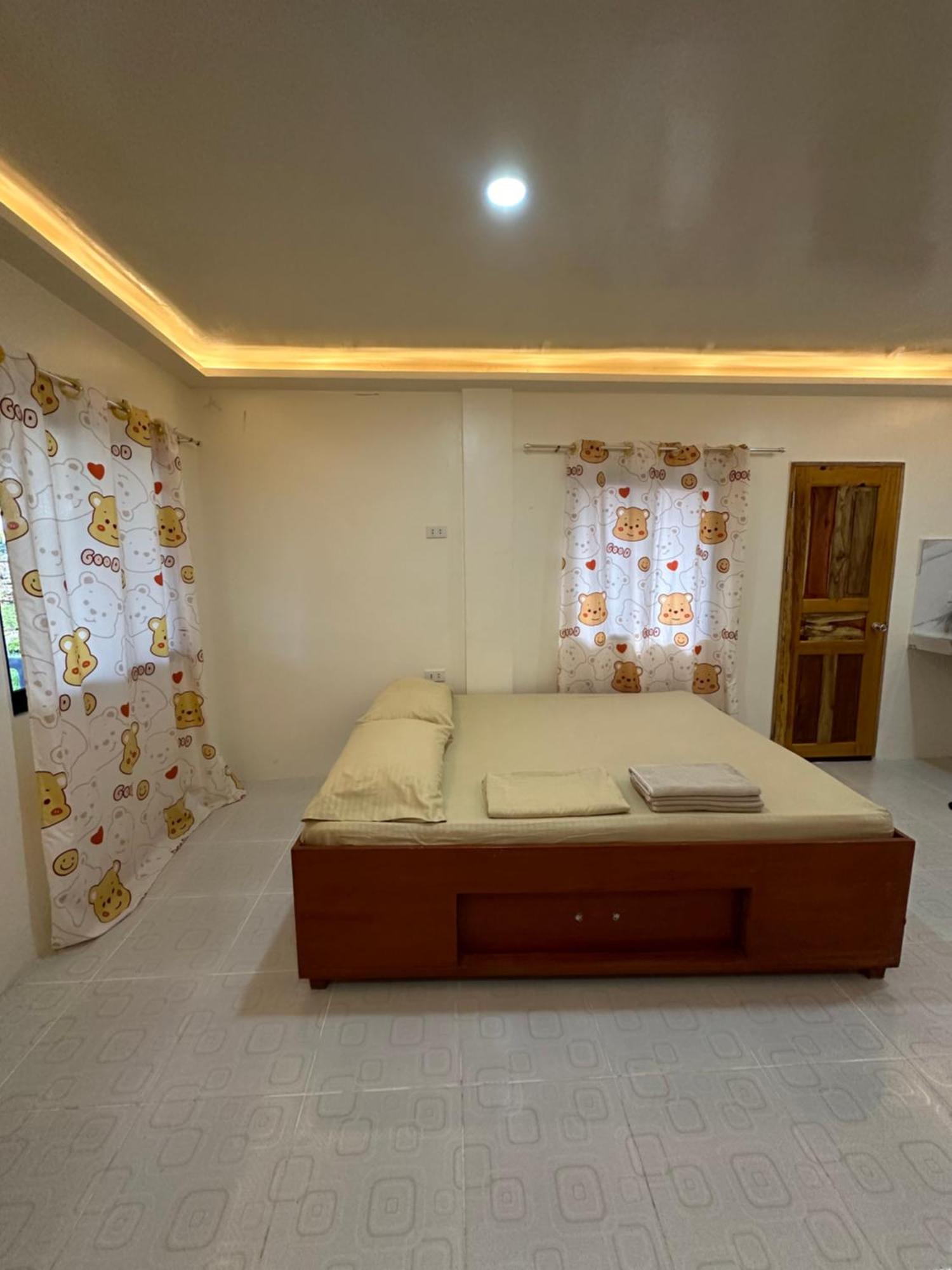 Cris & Mar Homestay Burgos  Экстерьер фото