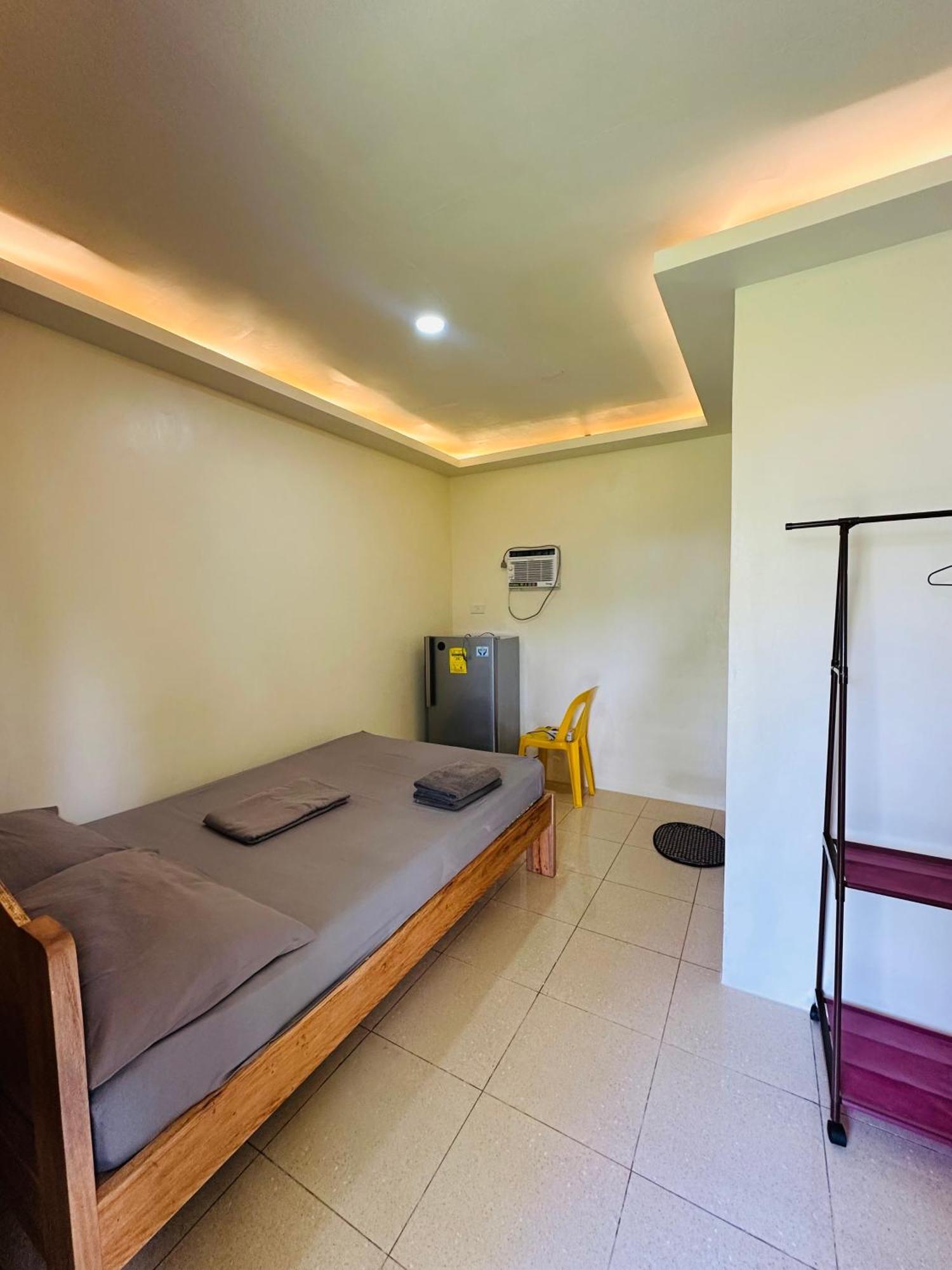Cris & Mar Homestay Burgos  Экстерьер фото